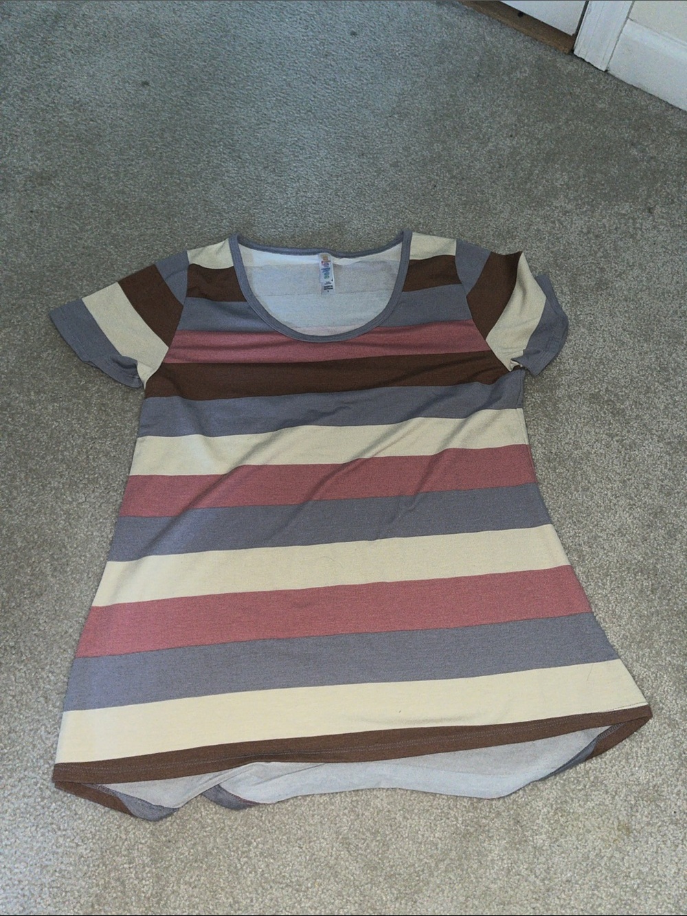 LuLaRoe Short Sleeve Scoop Neck Top in Mauve, Cream & Brown